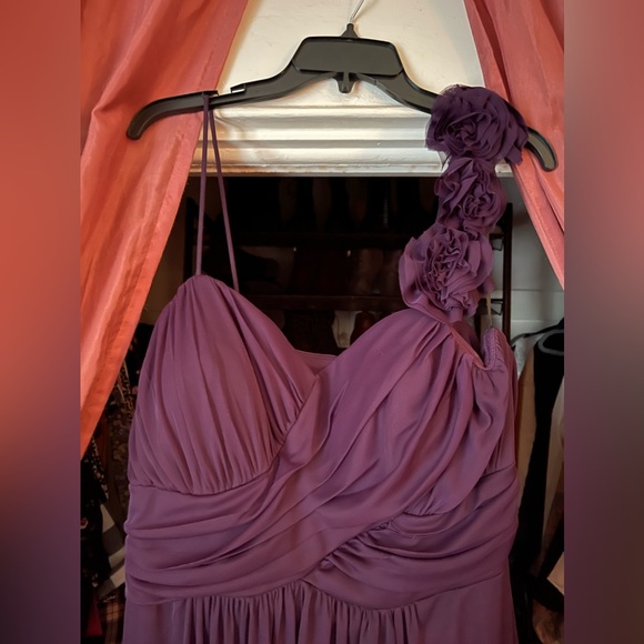 Deep purple evening gown - Picture 2 of 3